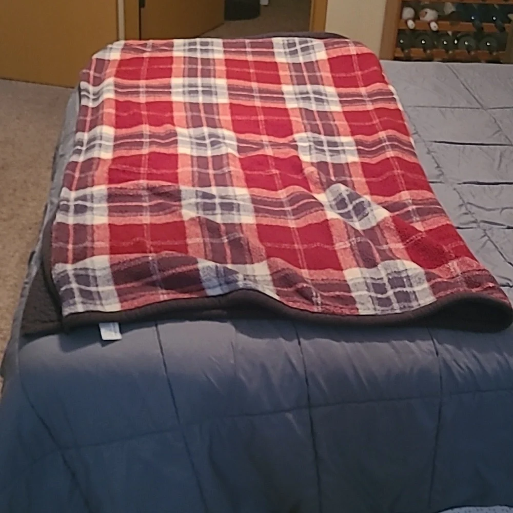 Blanket - Picture 3 of 3